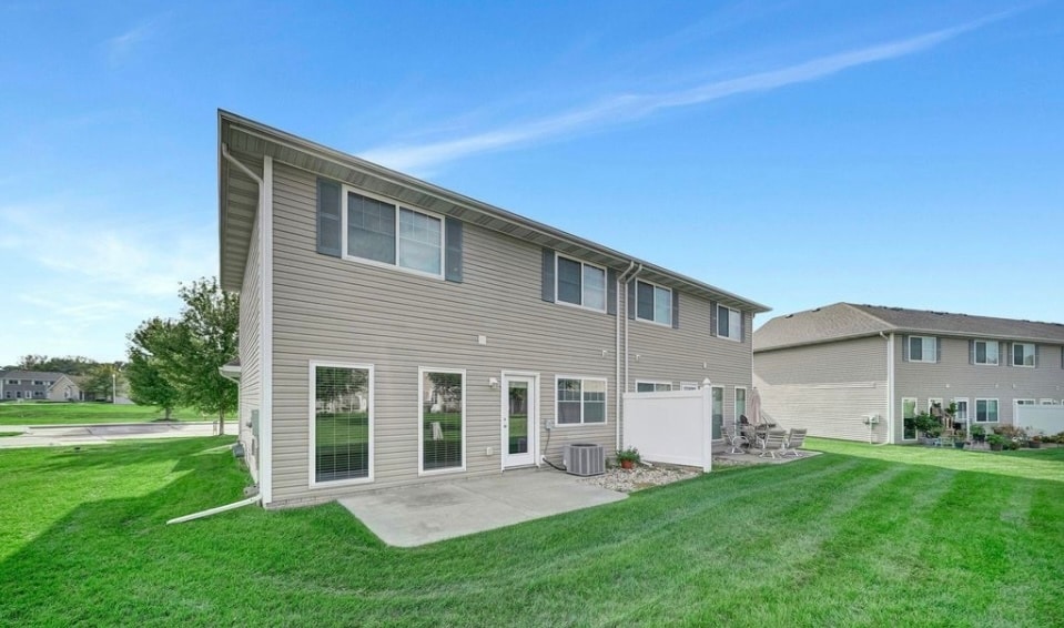 Building Photo - 6204 Oakley St