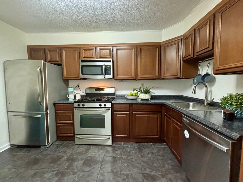 Remodeled Kitchen - 1300 Army Navy Dr
