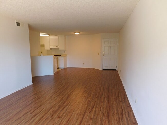 Building Photo - 10241 Commerce Ave