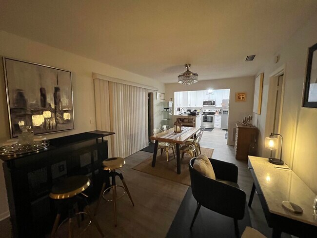 Building Photo - 1010 San Remo Rd