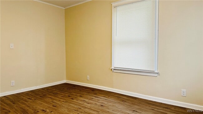 Building Photo - 701 Cedar Ave