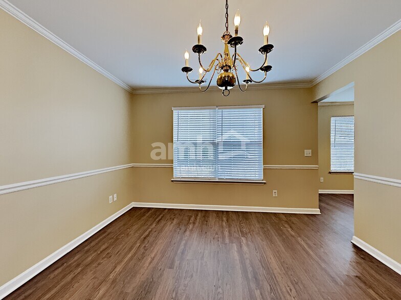 Building Photo - 2119 Ponty Pool Dr