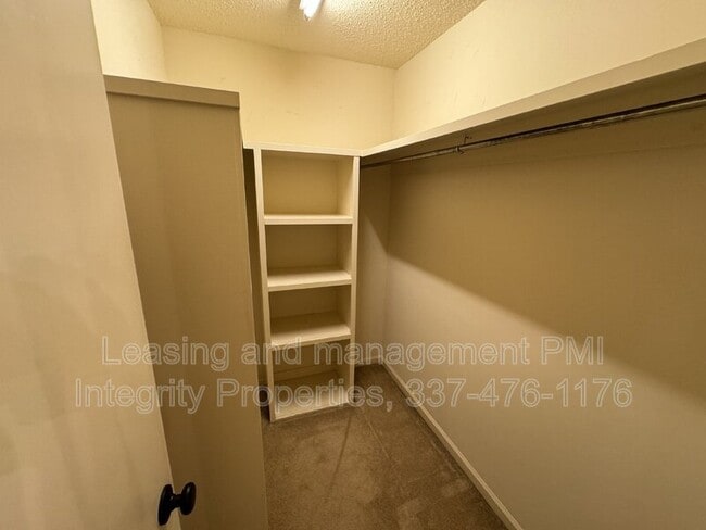 Building Photo - 109 Sugarcreek Dr