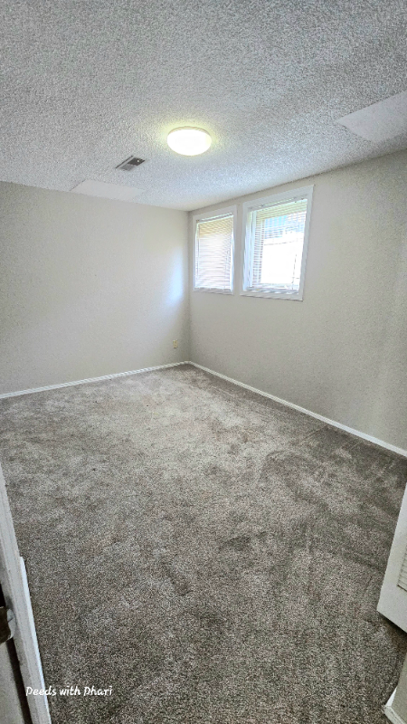 Building Photo - 25 Estes Dr