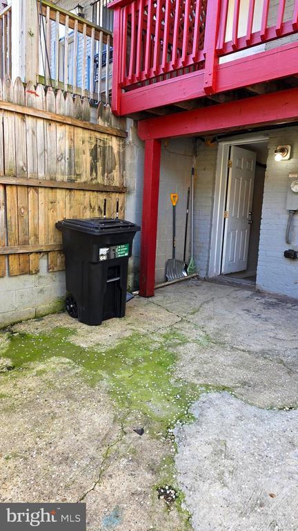 Building Photo - 539 N Luzerne Ave