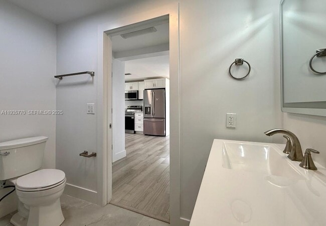 Building Photo - 716 NE 7th St