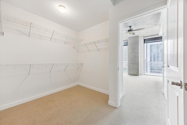 Building Photo - 360 Nueces St