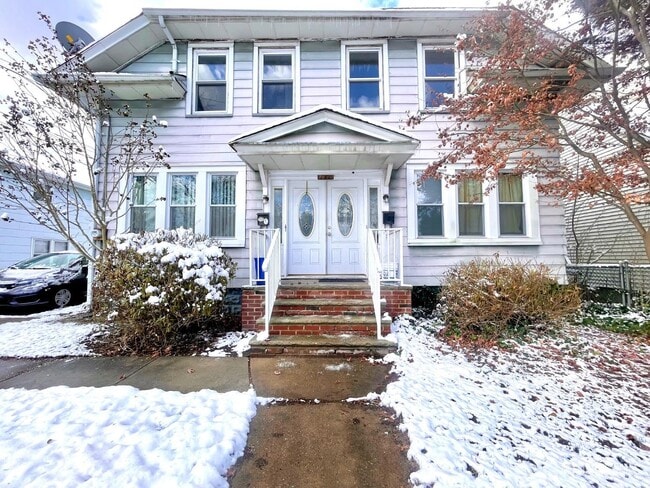 Primary Photo - 140 Barnard St