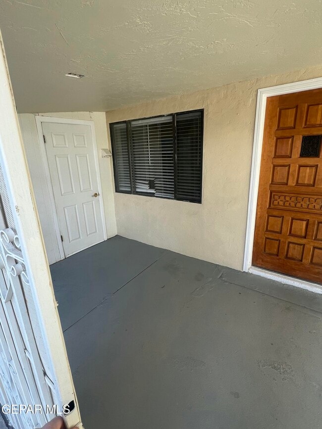 Building Photo - 3017 Altura Ave