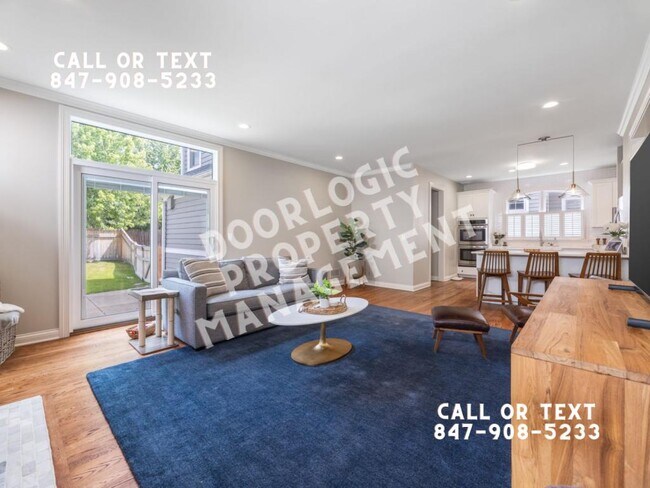 Building Photo - 735 W 8th St