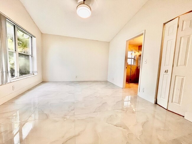 Building Photo - 1841 SW 176th Ave