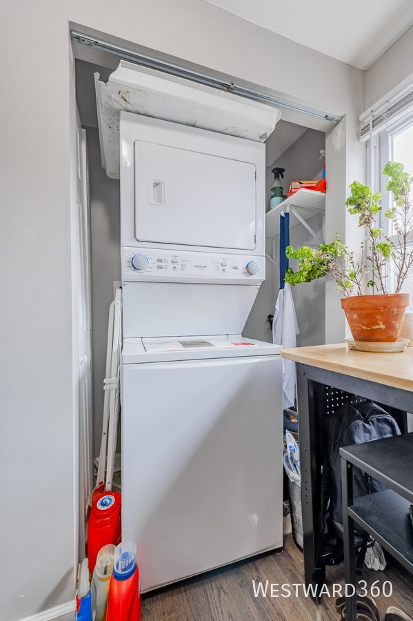 Building Photo - 1733 N Artesian-3