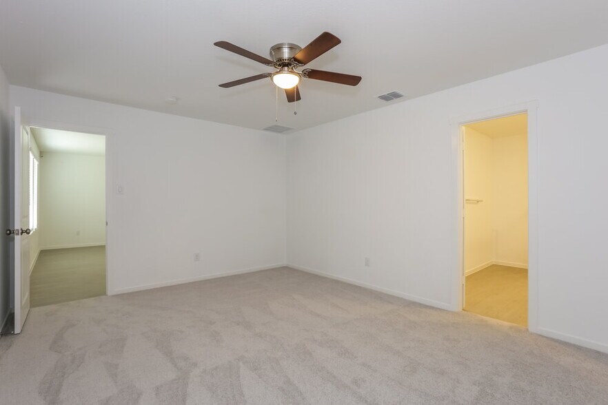 Building Photo - 1812 Javelina St