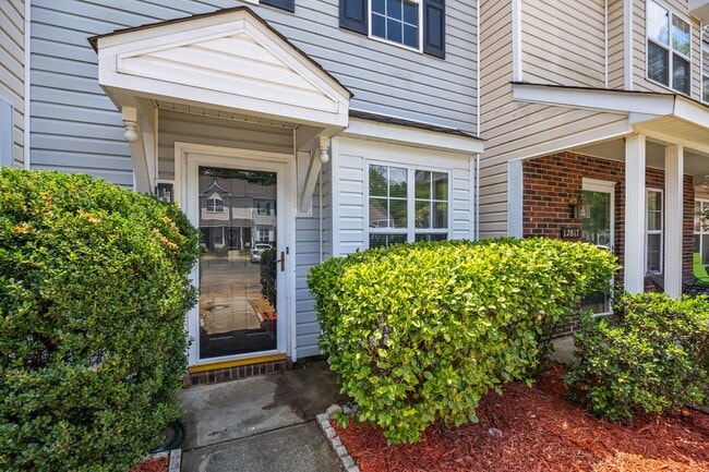 Building Photo - Great 2 bdrm Townhome in Steele Creek area...