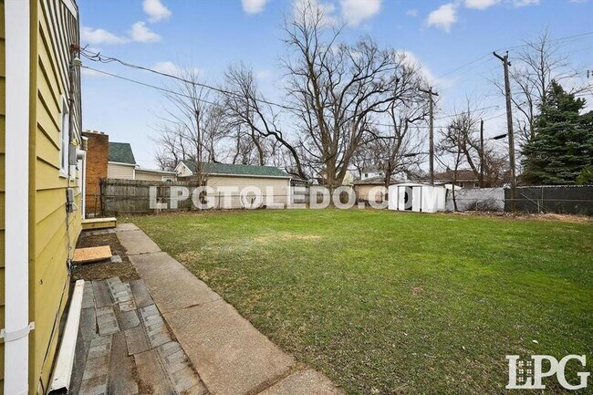 Building Photo - 927 W Northgate Pkwy