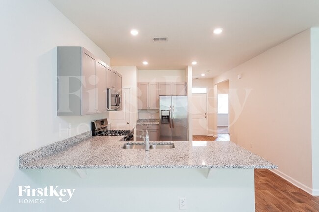 Building Photo - 2629 Alamanda Dr