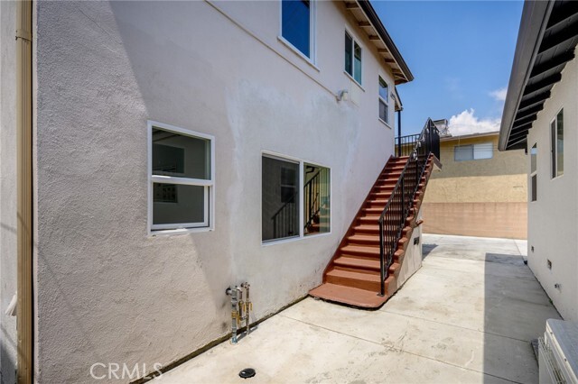 Building Photo - 1009 W Angeleno Ave