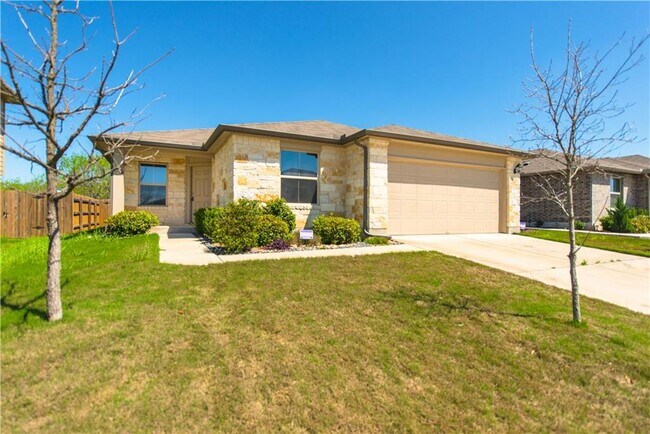 Building Photo - 708 Pinnacle Dr