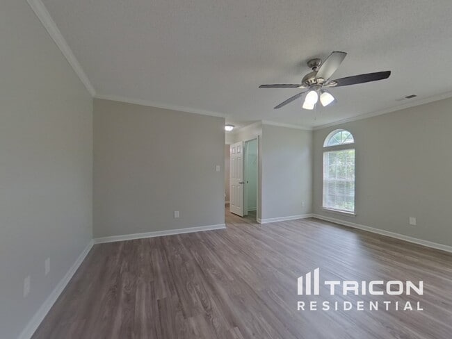 Building Photo - 149 Lantana Dr