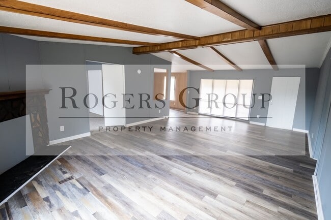 Building Photo - 2390 Hicksboro Rd