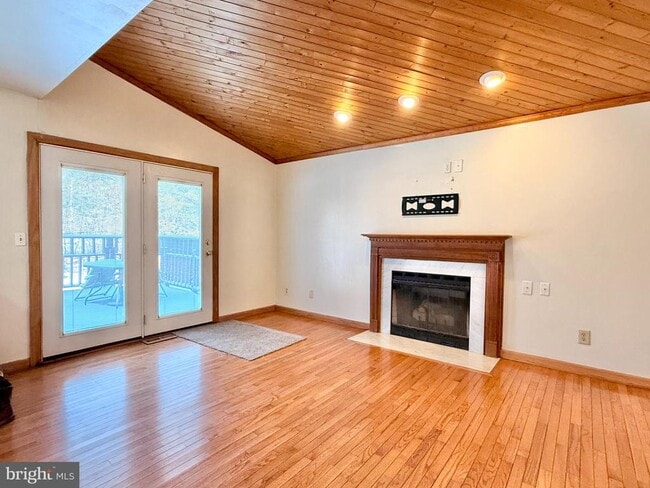 Building Photo - 354 Briar Dr