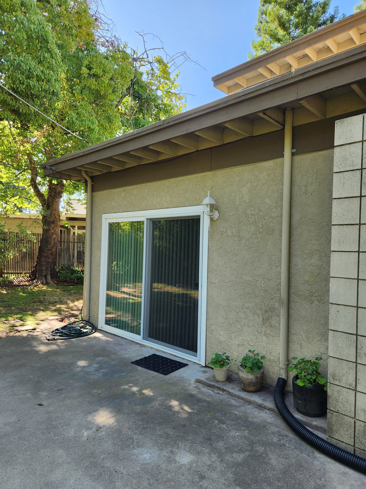 Building Photo - 6043 Leafwood Dr