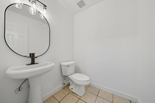 Building Photo - 3116 Bolt St