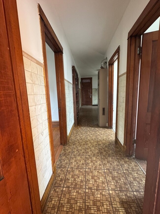 Building Photo - 4555 S Francisco Ave
