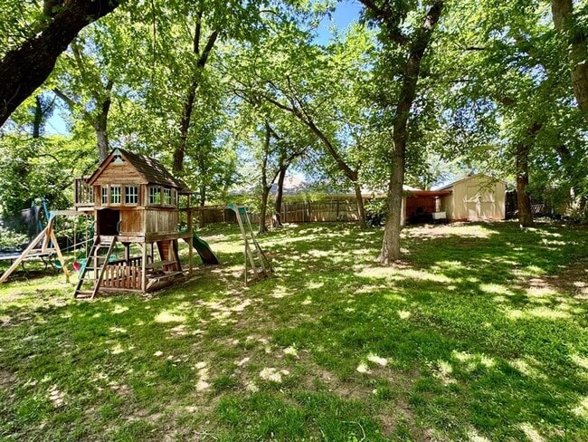 Building Photo - 21 S Trail Ridge Rd