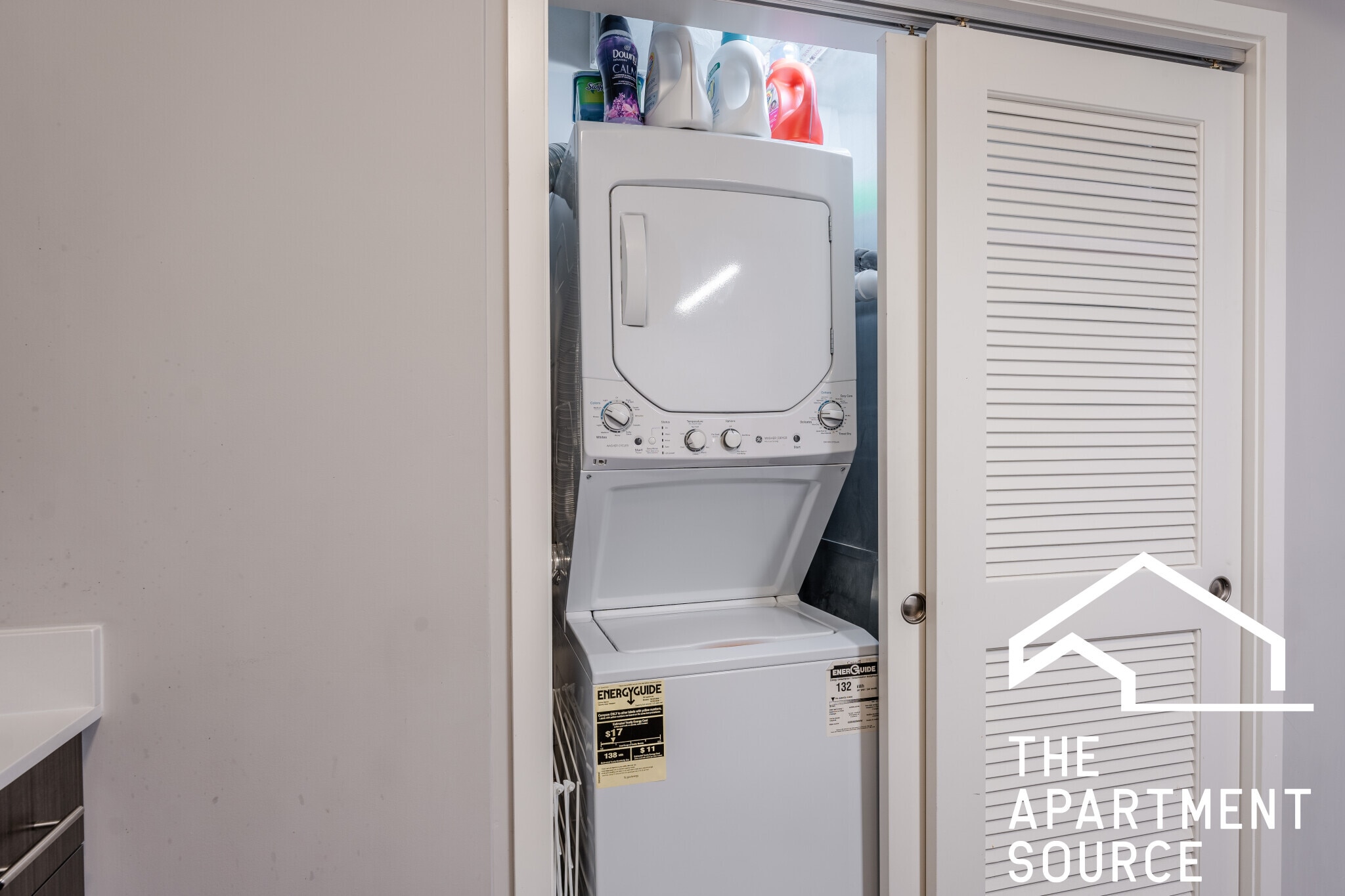 Building Photo - 301 W North Ave