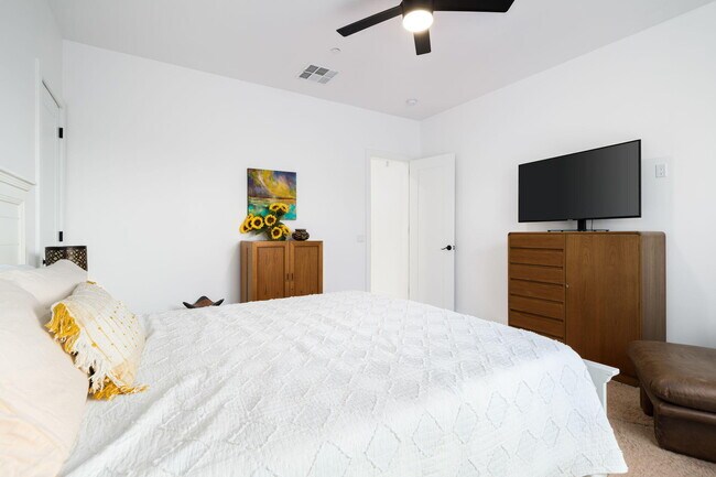 Building Photo - 74775 Del Coronado Dr