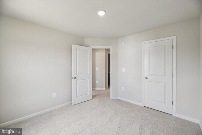 Building Photo - 8816 Selby Ct