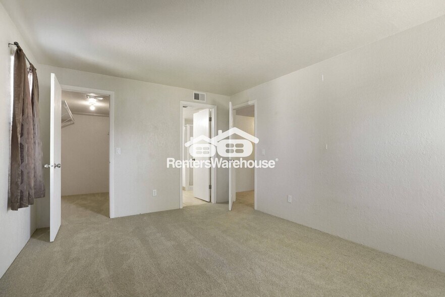 Building Photo - 14120 E Temple Dr