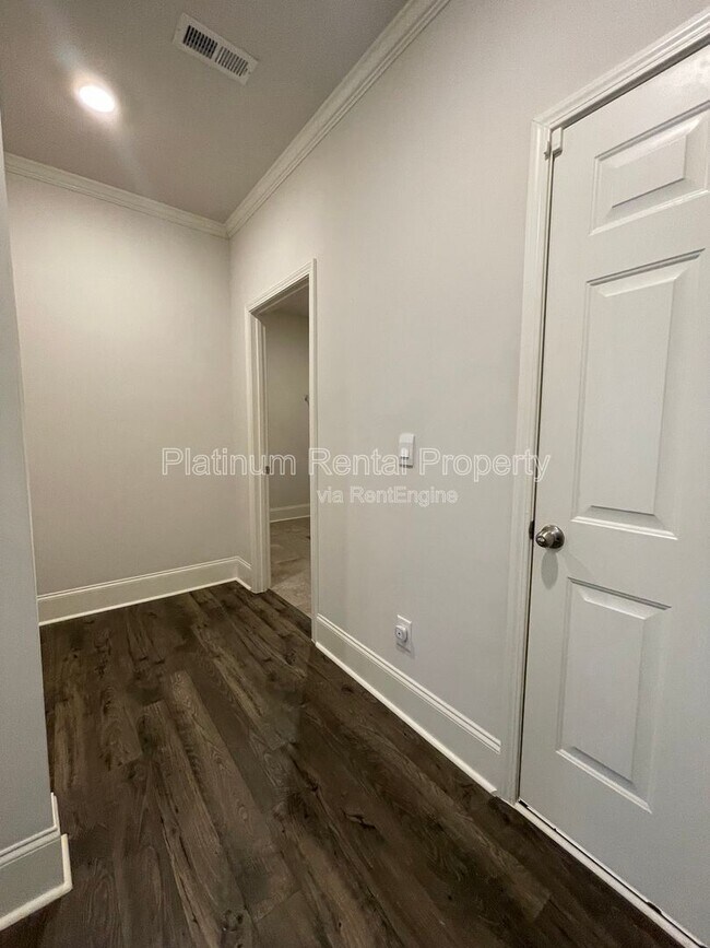 Building Photo - 1616 Chancery Ln