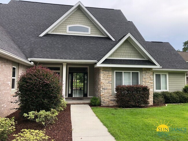 Building Photo - Stunning 4 Bedroom Custom Built Lake Front Home!