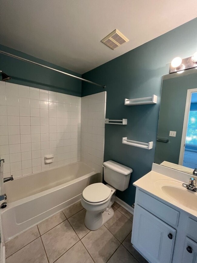 Building Photo - 2 Bedroom/2 Bathroom Apartment in the Woodlands!