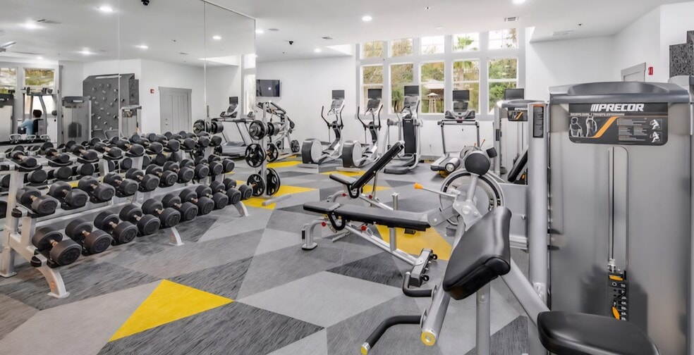Large Updated Fitness Room - 1725 Harvey Mitchell Pkwy S
