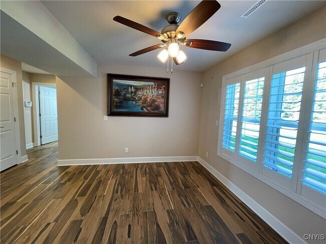Building Photo - 7504 Birdsong Ln