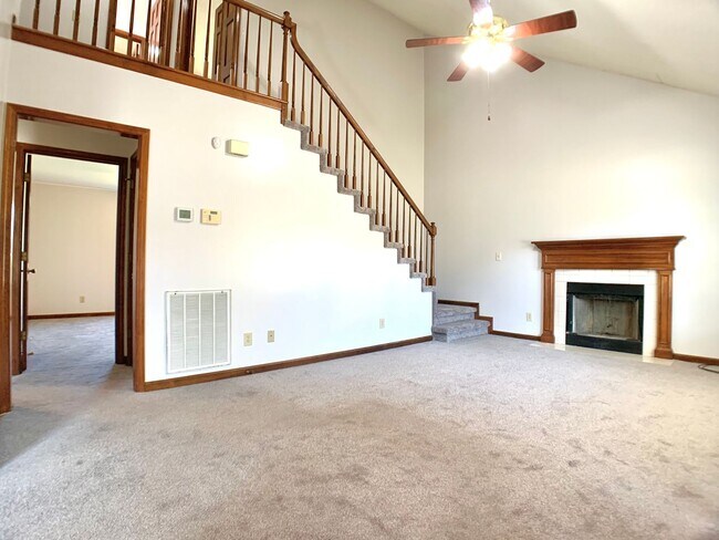 Building Photo - 501 Eysian Rd