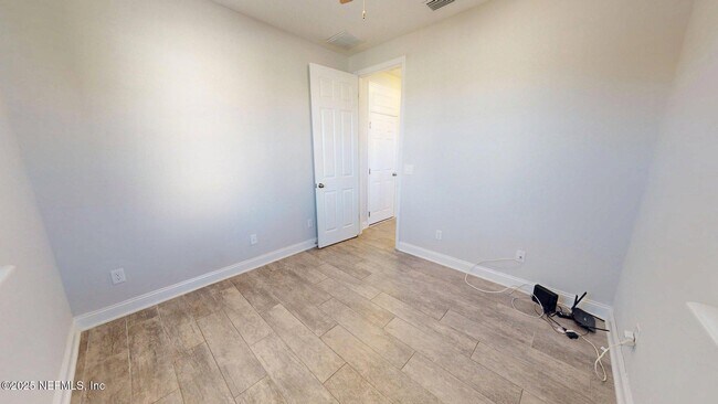 Building Photo - 7030 Azalea Grove Dr