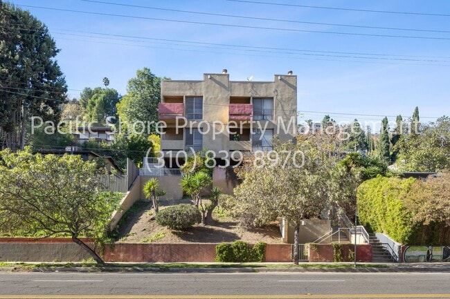 Building Photo - 2339 Hyperion Ave