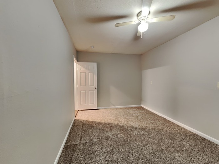 Building Photo - 1628 Canterbury Cir