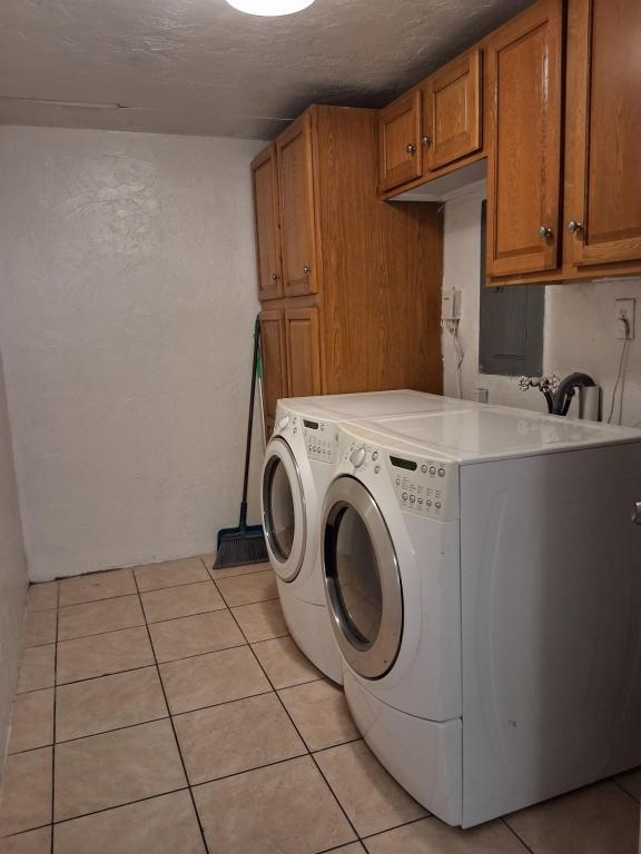 Building Photo - 6115 Hopkins Dr N