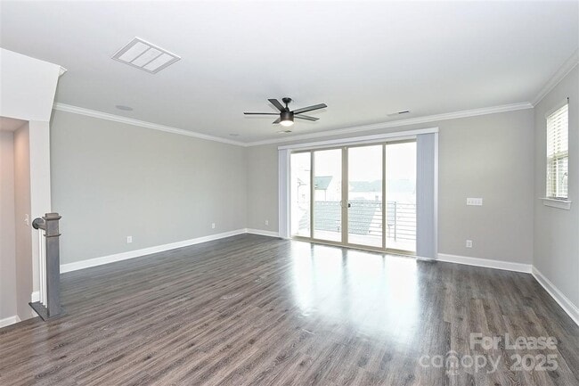 Building Photo - 2635 Statesville Ave