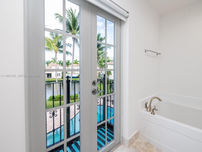 Building Photo - 20729 NE 32nd Ave