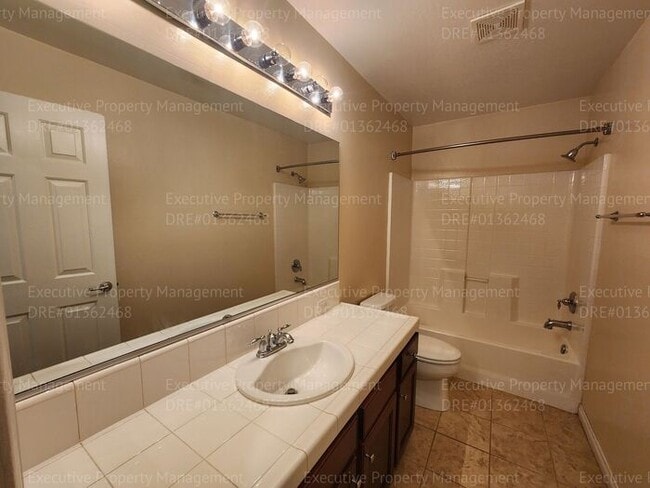 Building Photo - Spacious 4 bedroom 2 bathroom home located in the Ashton Falls community