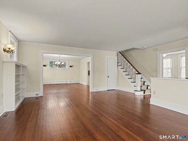 Building Photo - 14 Roosevelt St