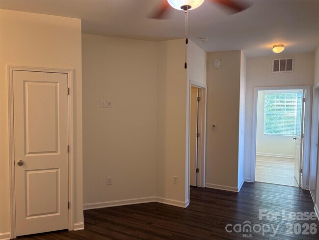 Building Photo - 17905 Delmas Dr
