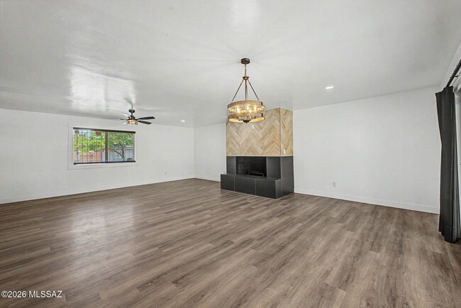 Building Photo - 2625 W Oregon St