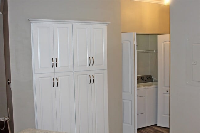 Building Photo - 550 Florida Club Blvd